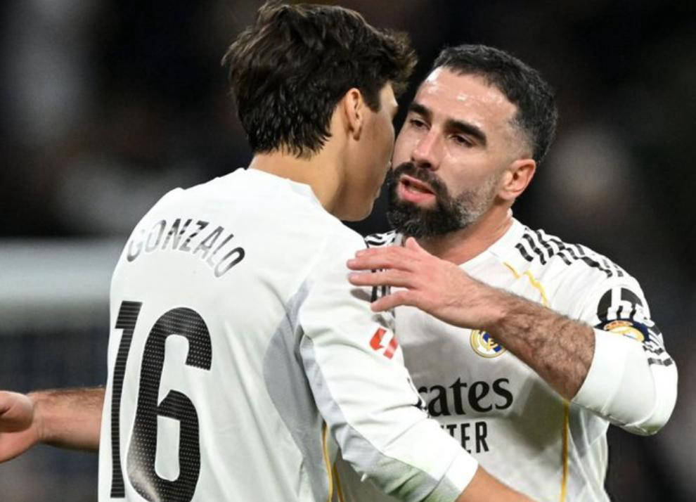 皇马新帅阿韦洛亚有望转正！西甲五连胜反超巴萨，冠军争夺战硝烟再起